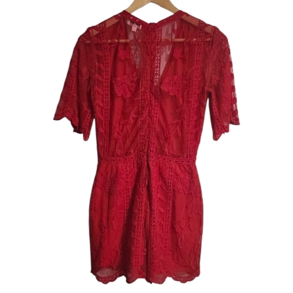 Socialite Red Lace Romper Women Size S V-Neck Short Sleeve Floral Lace Dressy - Picture 5 of 7